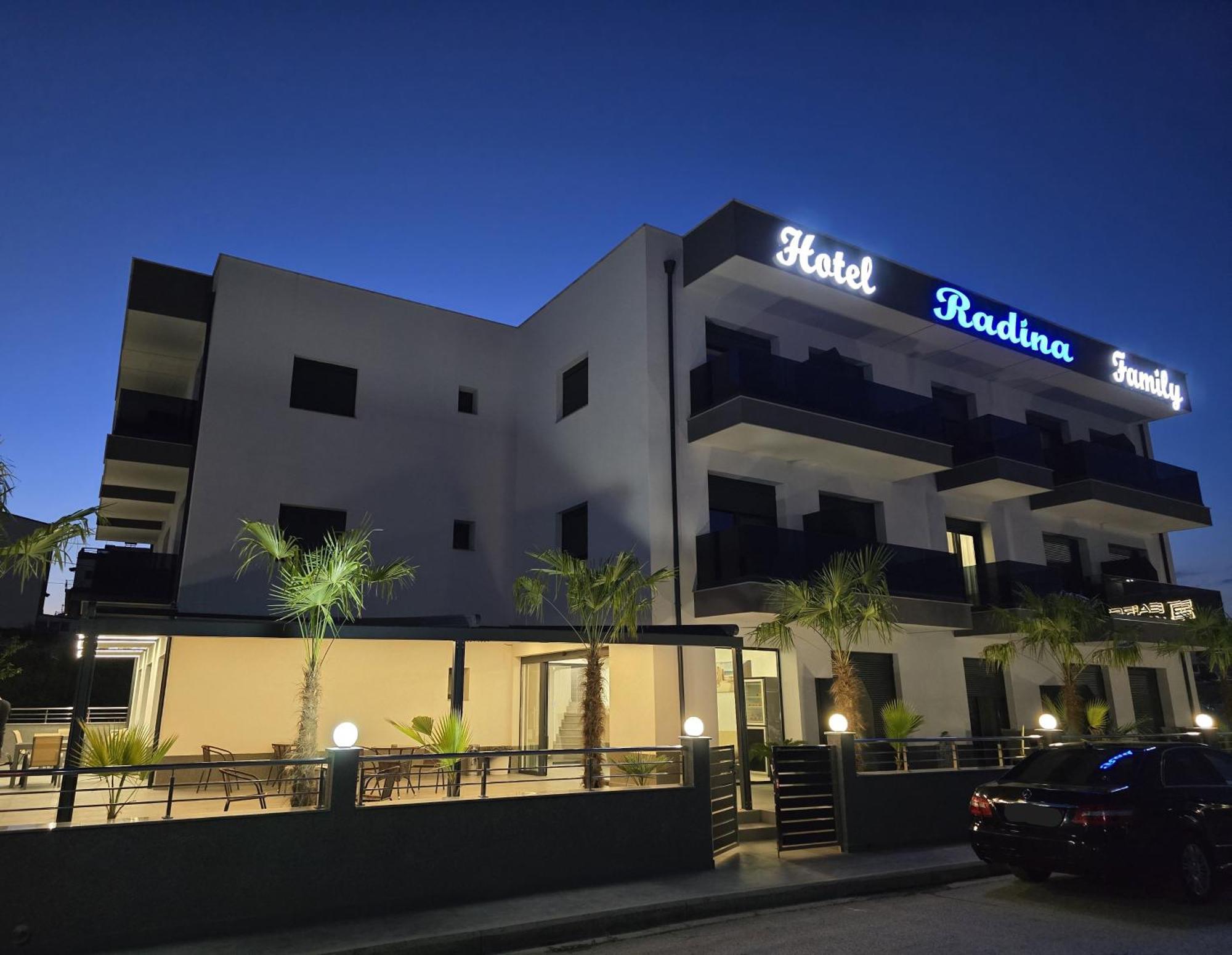 Radina Family Aparthotel Kallithea  Bagian luar foto